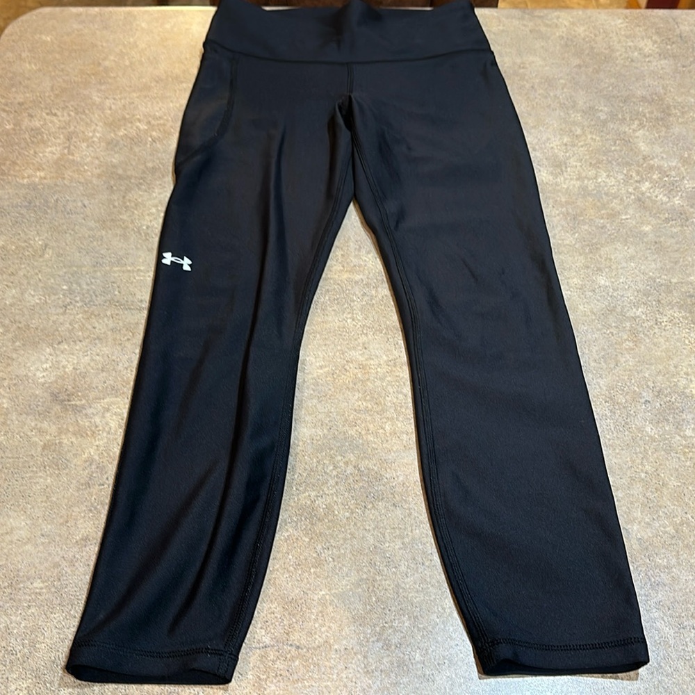 Women’s under armor leggings, size medium
